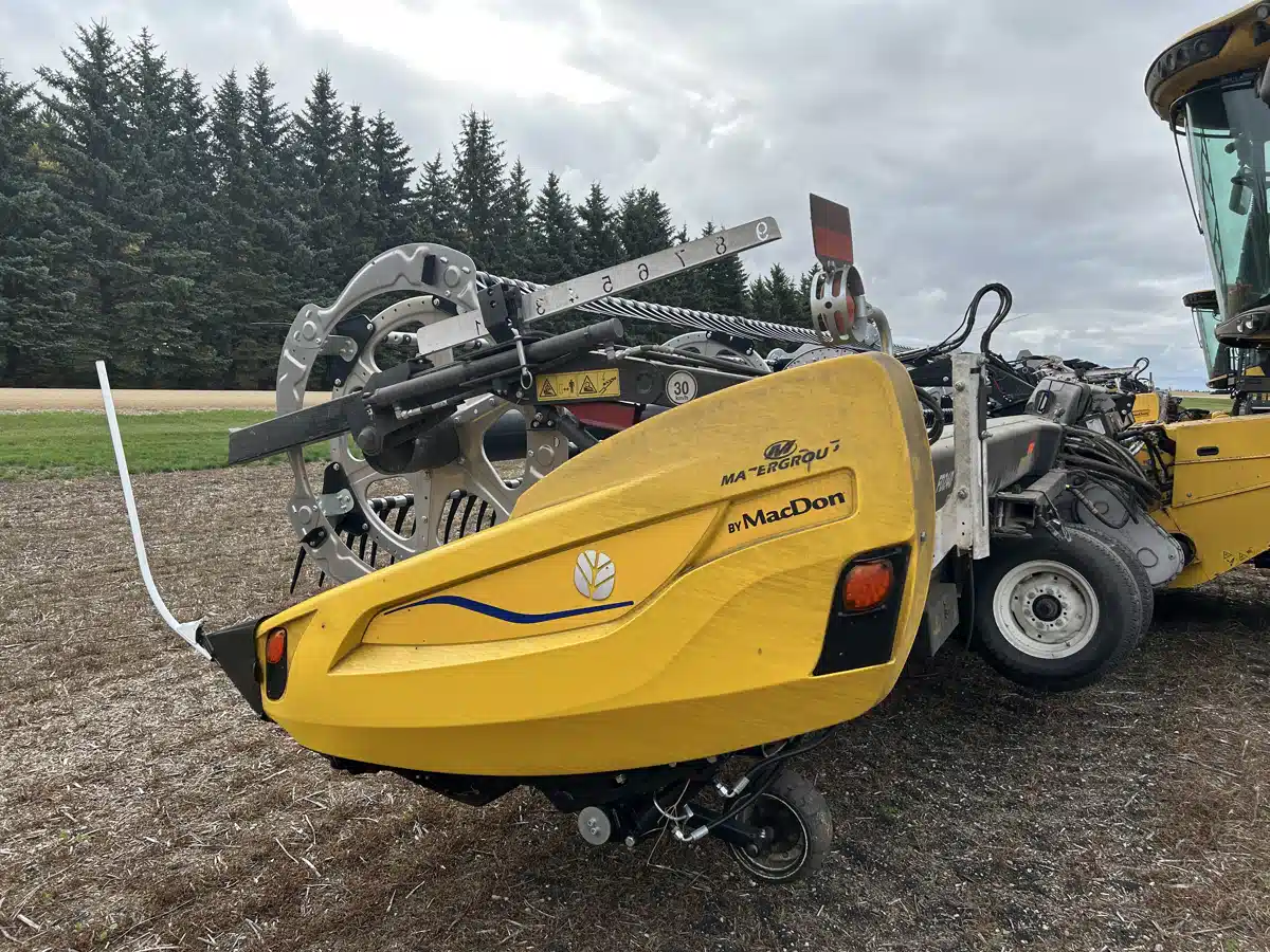 Gallery image 2 for Used 2023 MacDon FD240 Header - Flex Draper
