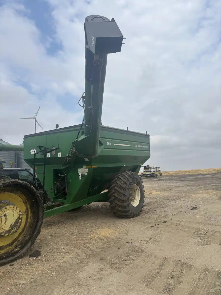 Gallery image 1 for Used 2010 J&M 750 Grain Cart