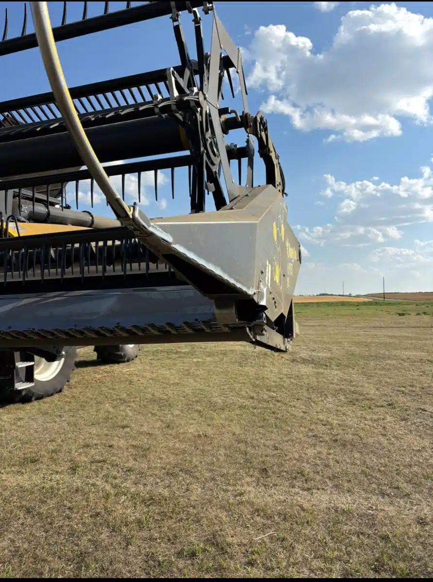 Gallery image 2 for Used 2017 Honey Bee 245 Header - Flex