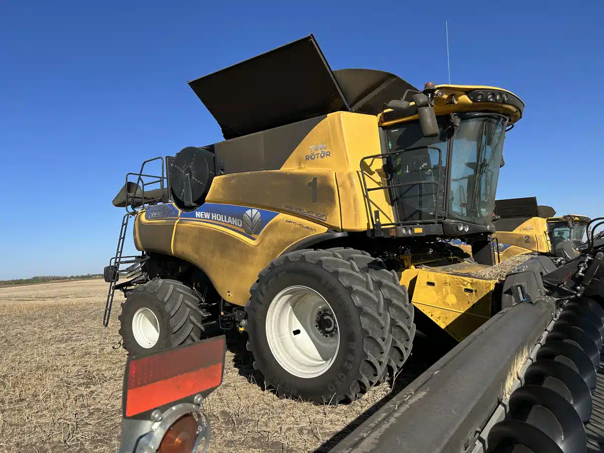 Gallery image 1 for Used 2023 New Holland CR9.90Z Combine