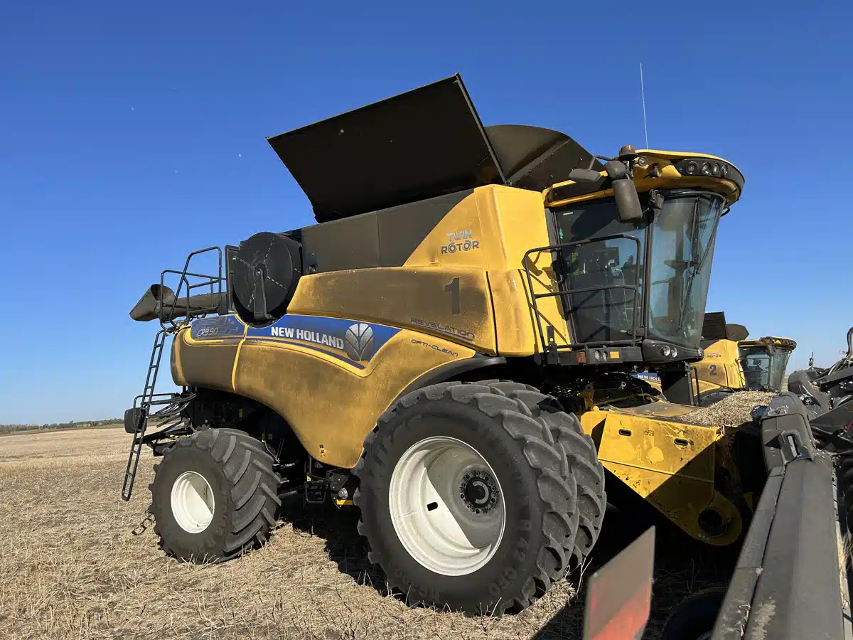 Gallery image 2 for Used 2023 New Holland CR9.90Z Combine
