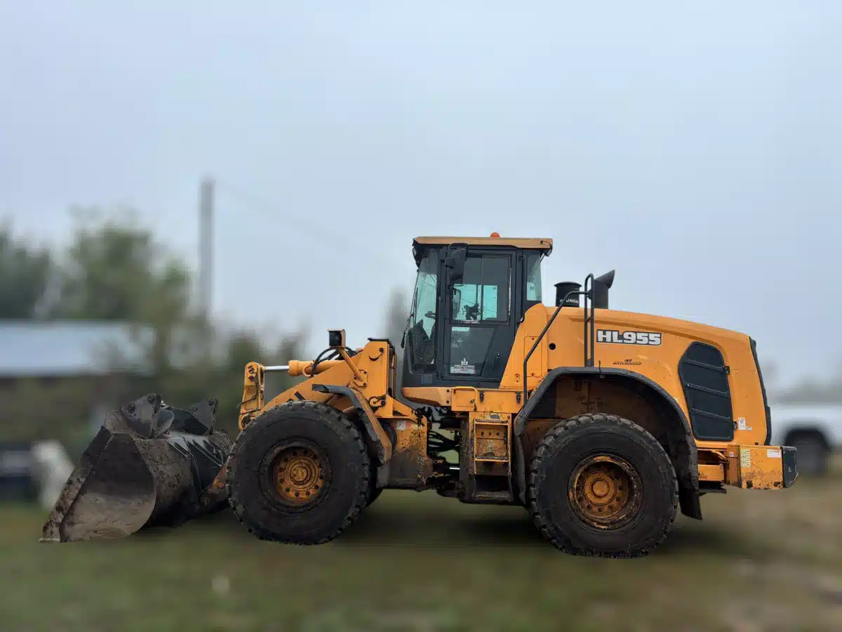 Gallery image 2 for Used 2017 Hyundai Ind HL955 Wheel Loader