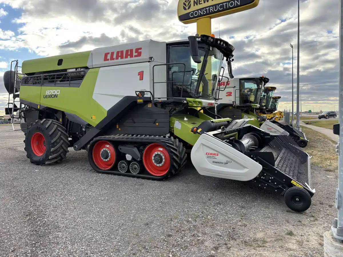 Gallery image 2 for Used 2023 CLAAS LEXION 8700TT Combine
