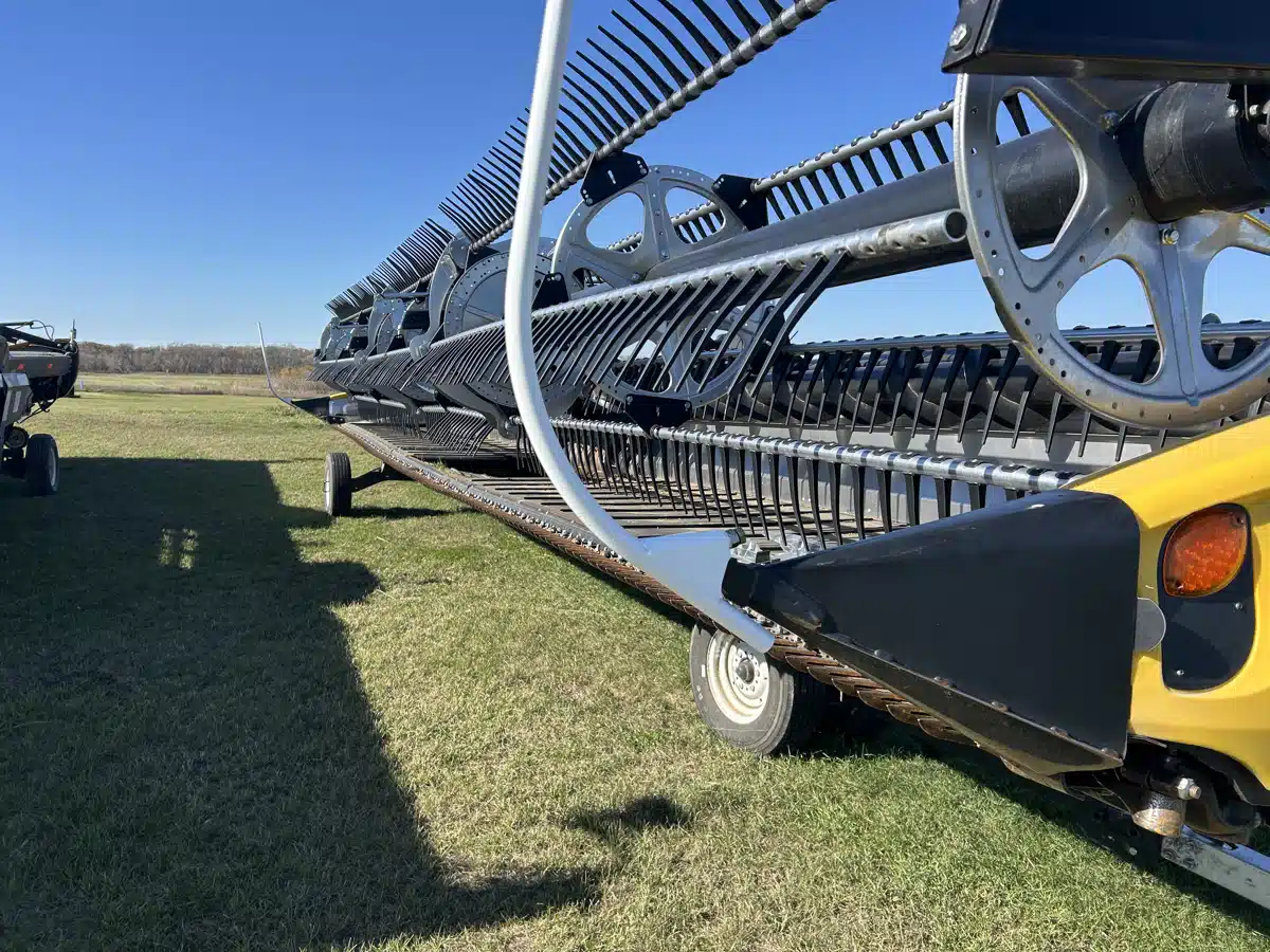 Gallery image 1 for 2024 MacDon FD240 Header - Flex Draper