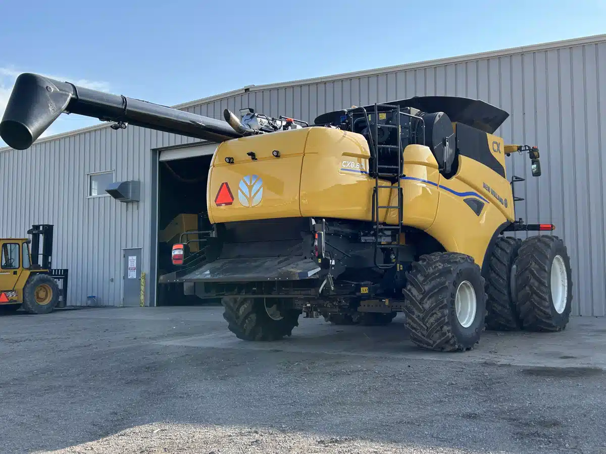 Gallery image 2 for Used 2024 New Holland CX8.80 Combine