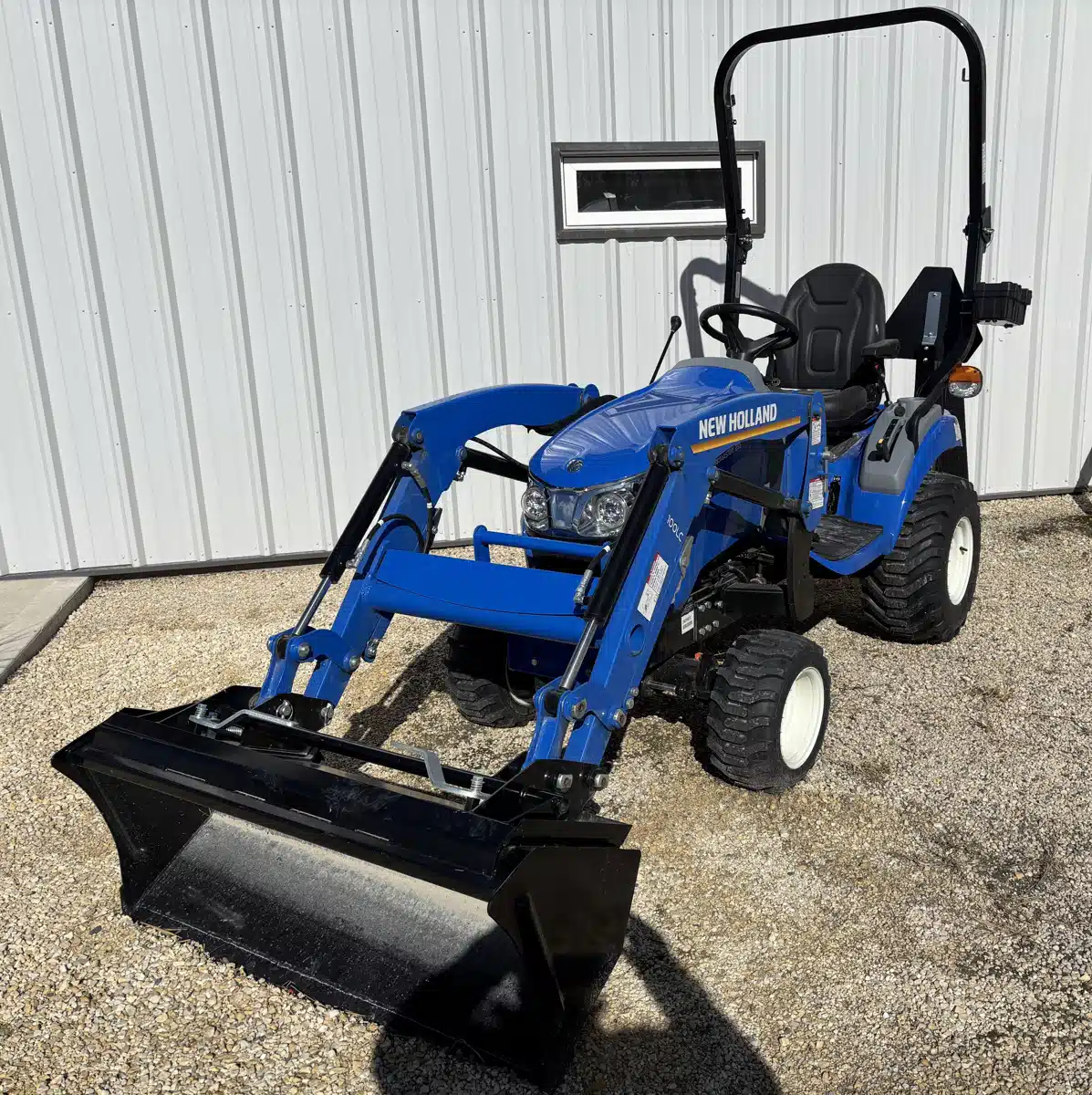 Gallery image 1 for New 2025 New Holland WORKMASTER 25S Tractor