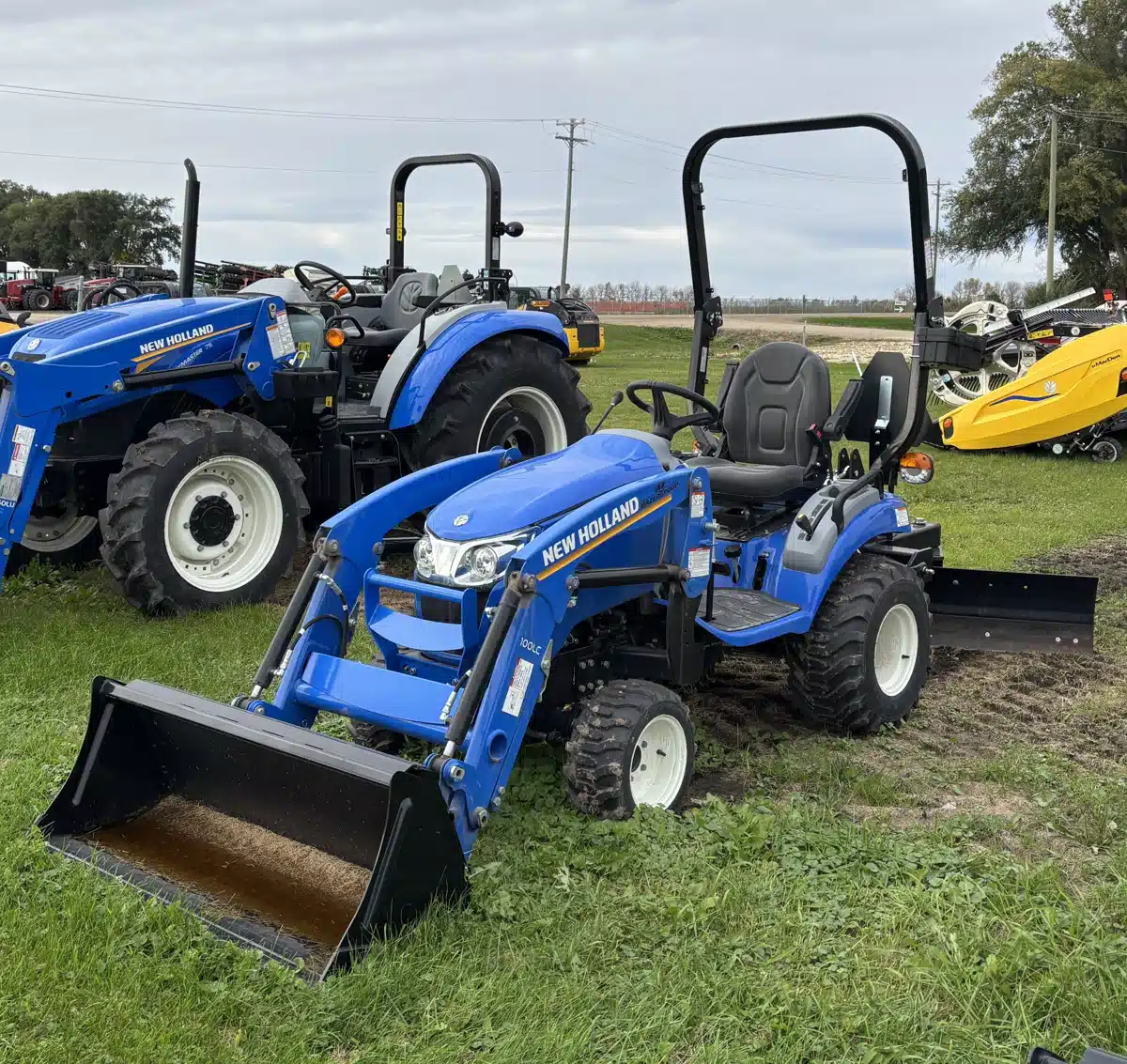 Gallery image 1 for New 2025 New Holland WORKMASTER 25S Tractor