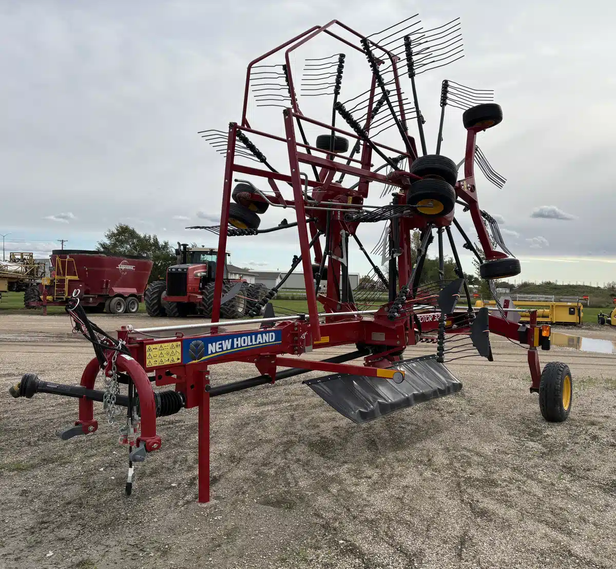 Gallery image 1 for New 2024 New Holland 3226 Rake