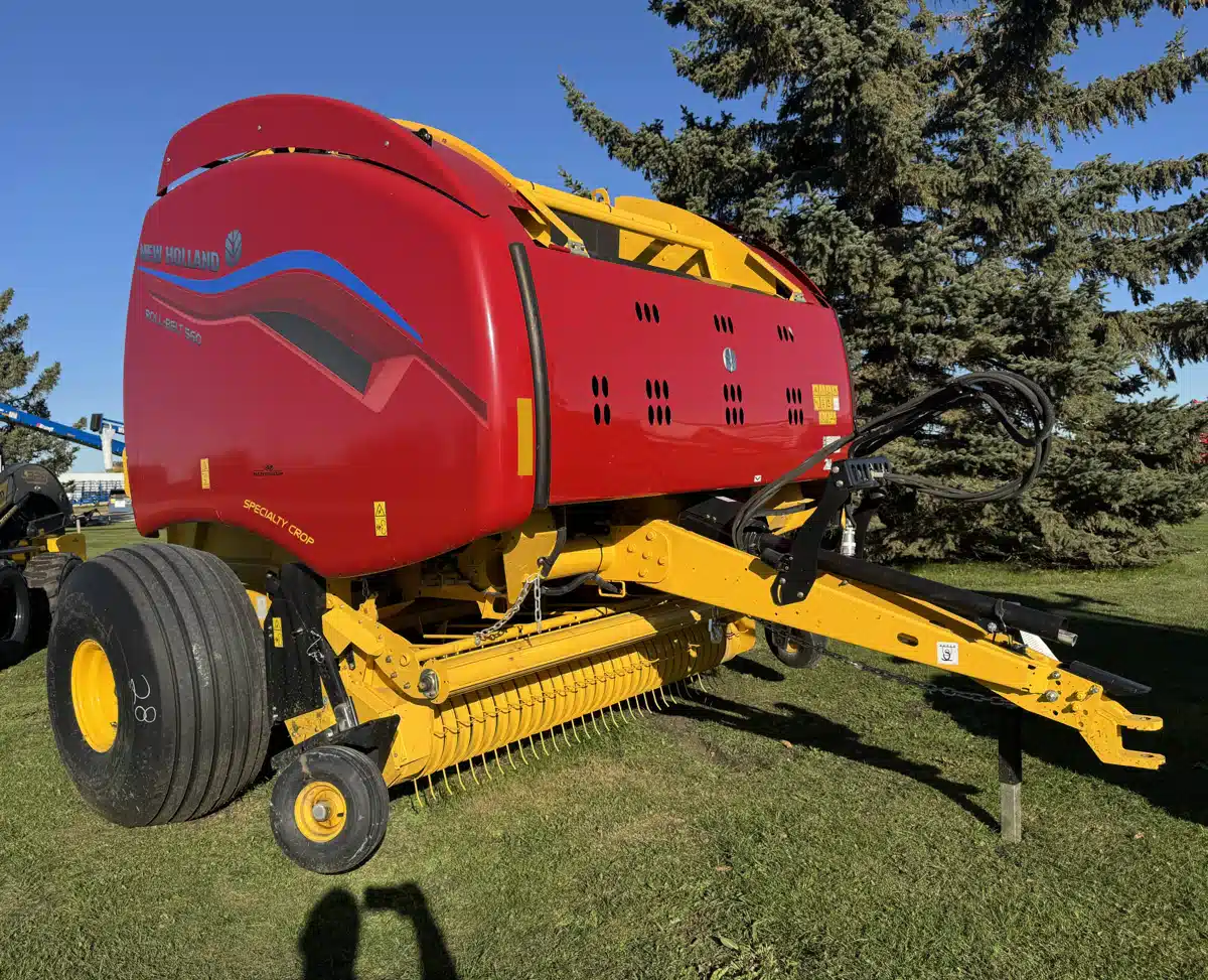 Gallery image 1 for New 2025 New Holland ROLL-BELT 560 Round Baler