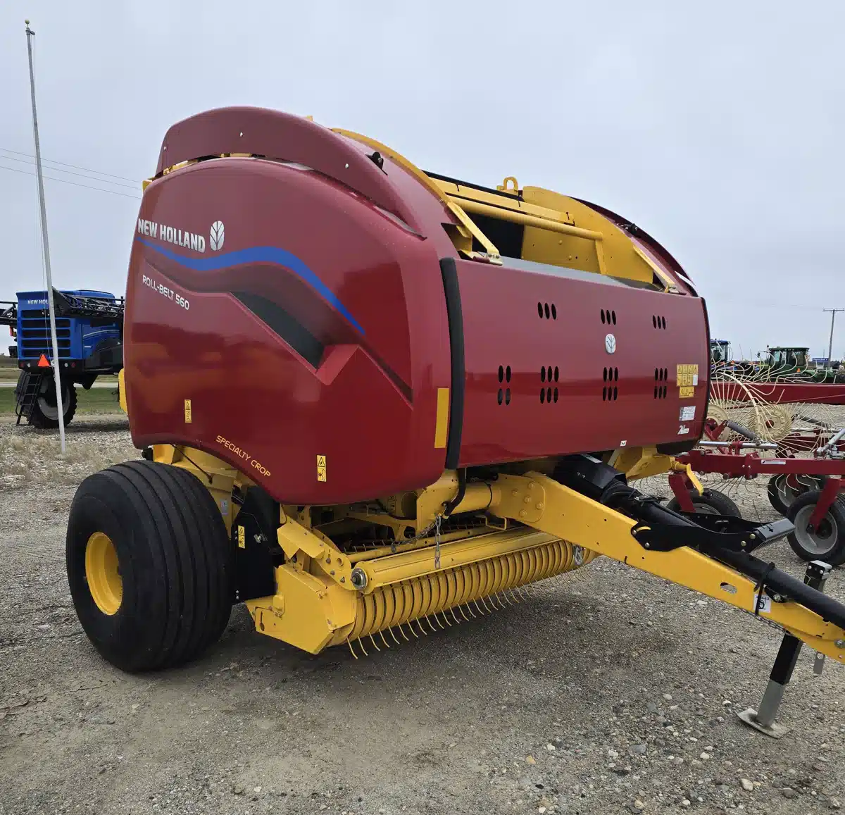 Gallery image 1 for New 2025 New Holland ROLL-BELT 560 Round Baler