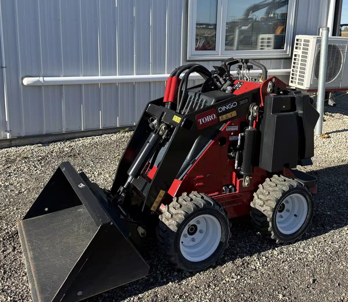 Gallery image 1 for New 2023 Toro 323 Tractor Loader