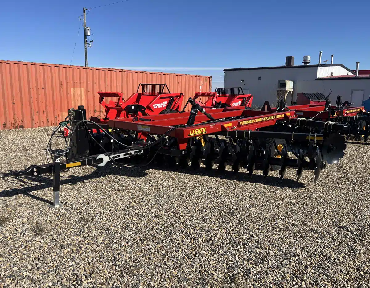 Gallery image 1 for New 2023 Versatile SD550 Disc