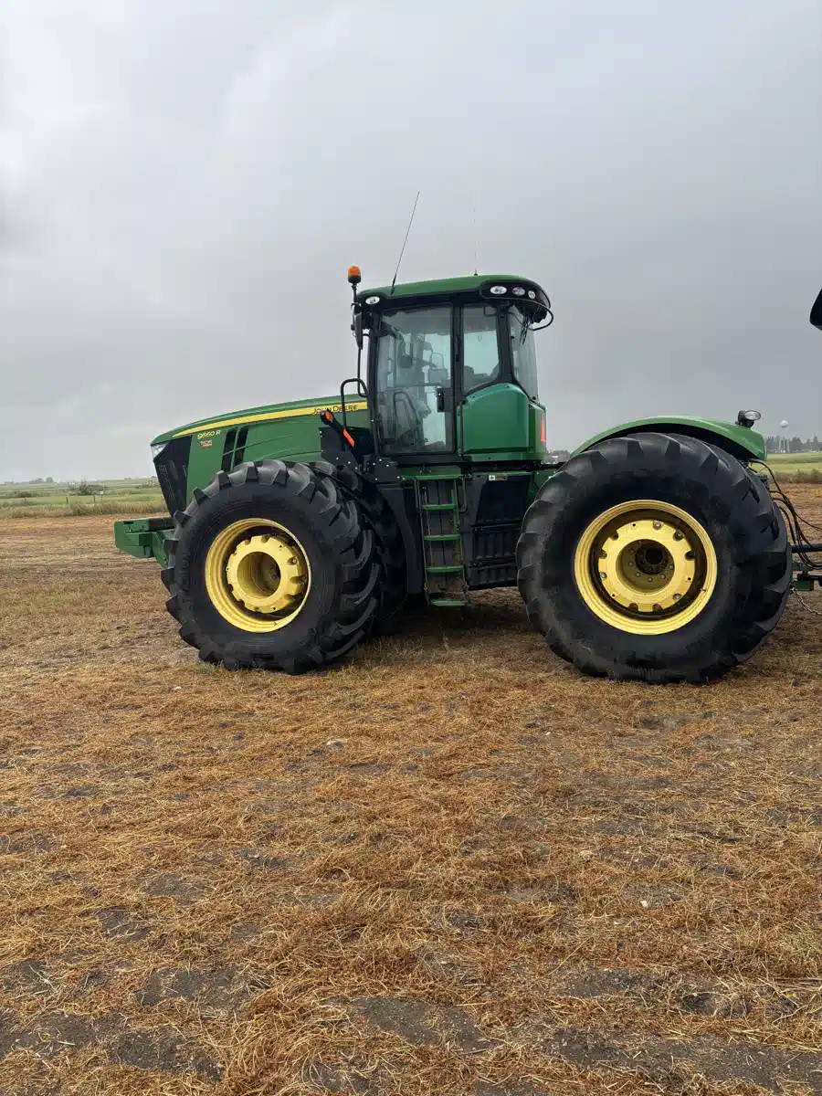 Gallery image 2 for Used 2012 John Deere 9560R Tractor