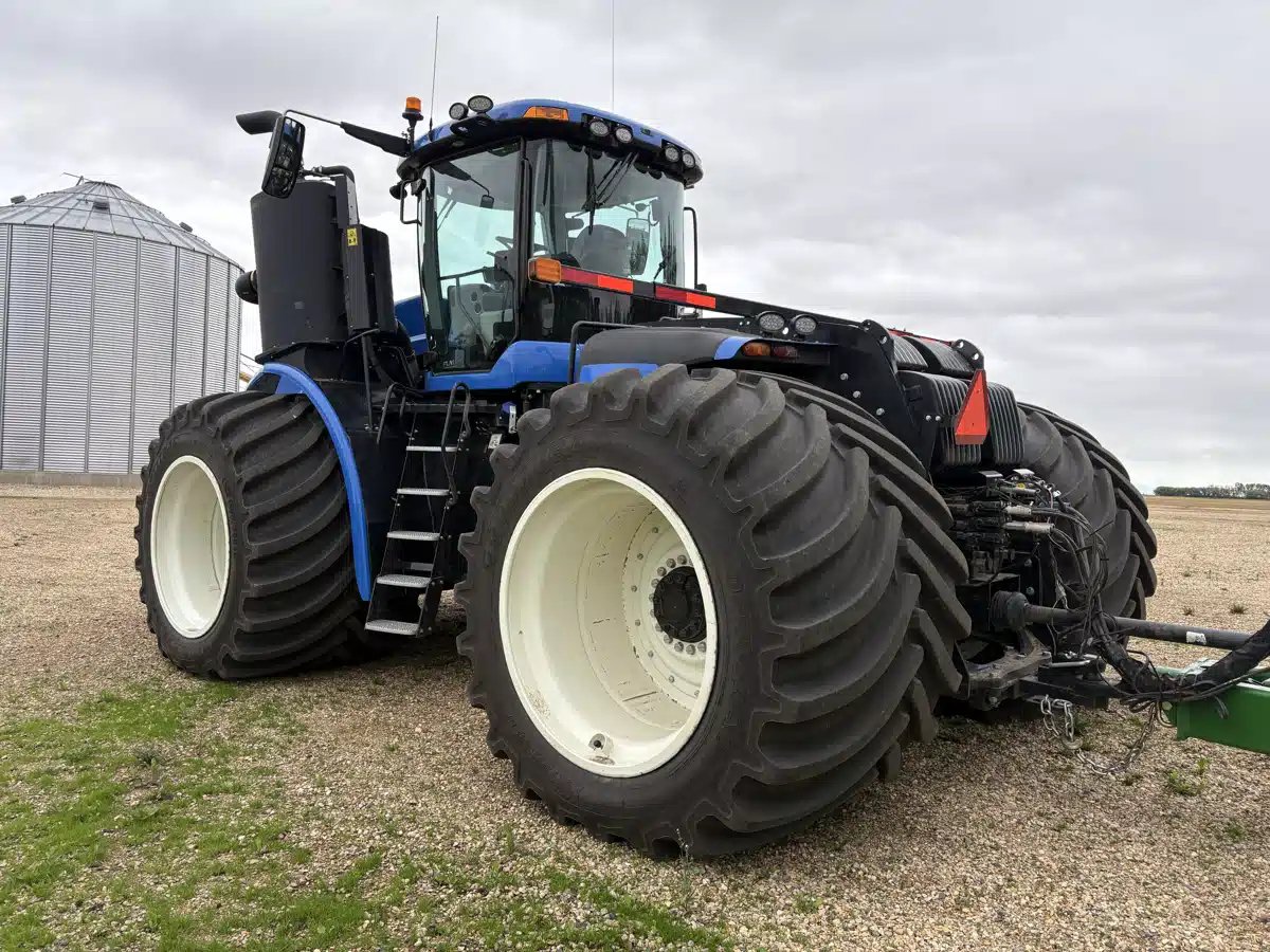 Gallery image 2 for 2023 New Holland T9.645 Tractor