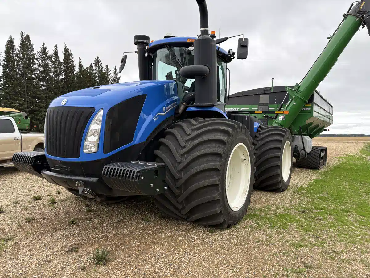 Gallery image 1 for 2023 New Holland T9.645 Tractor