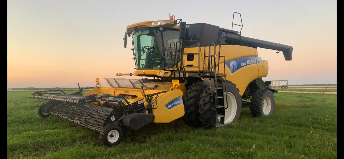 Gallery image 1 for 2009 New Holland CR9080 Combine