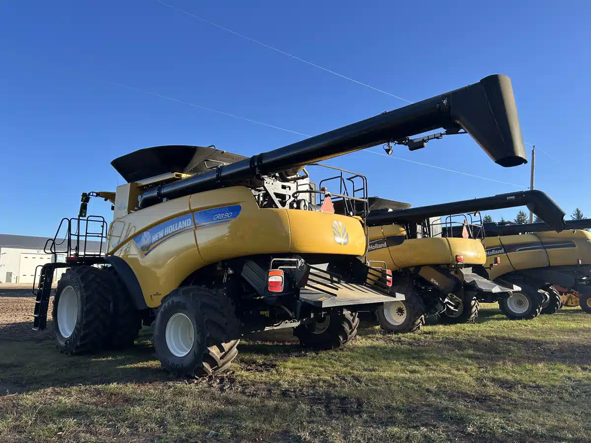 Gallery image 2 for 2023 New Holland CR8.90Z Combine