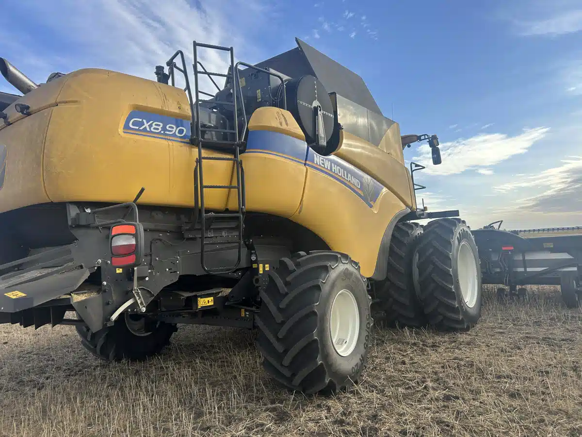 Gallery image 2 for 2023 New Holland CX8.80 Combine