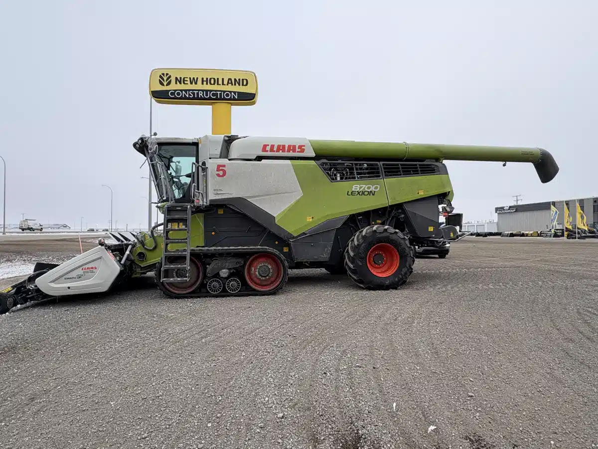 Gallery image 2 for 2020 CLAAS LEXION 8700TT Combine