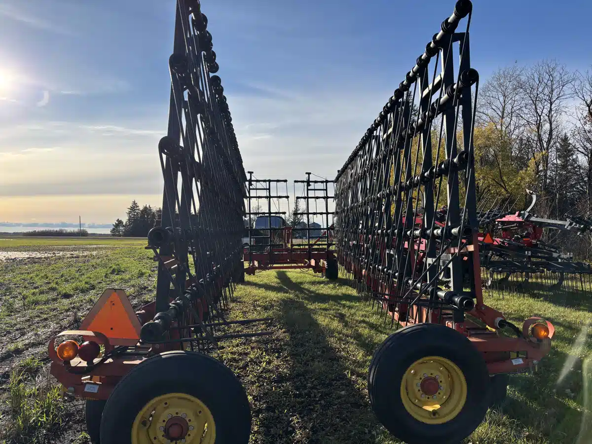 Gallery image 2 for 2007 Bourgault 7200 Harrow