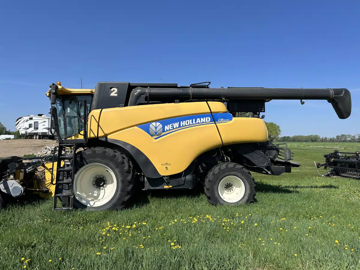 Gallery image 1 for 2014 New Holland CR9090Z Combine