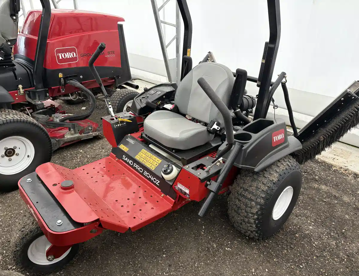 Gallery image 1 for 2025 Toro 2040Z Rake