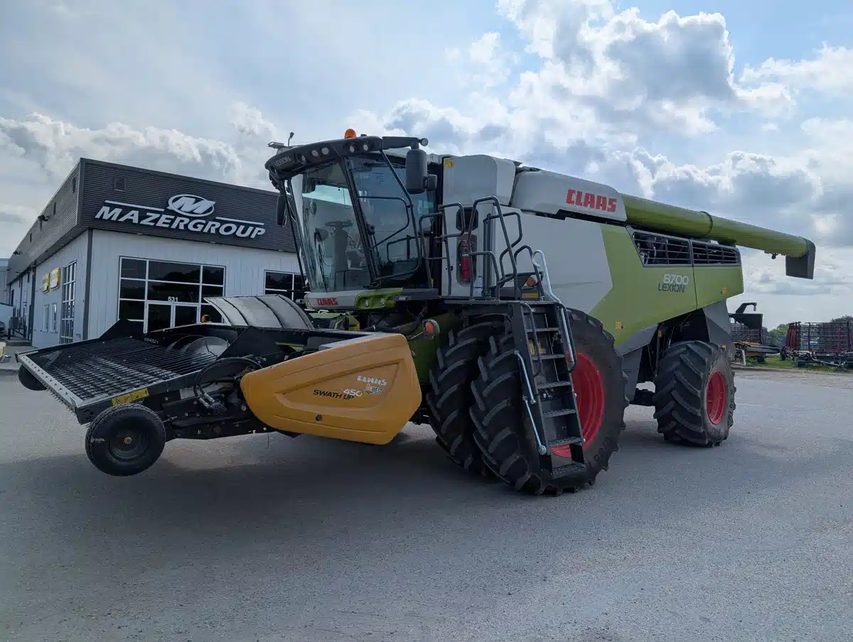 Used 2022 CLAAS LEXION 8700 Combine