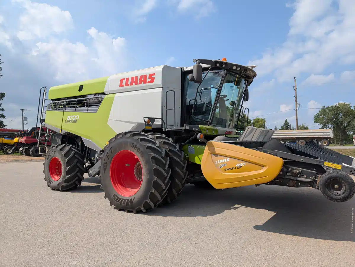 Gallery image 2 for 2022 CLAAS LEXION 8700 Combine