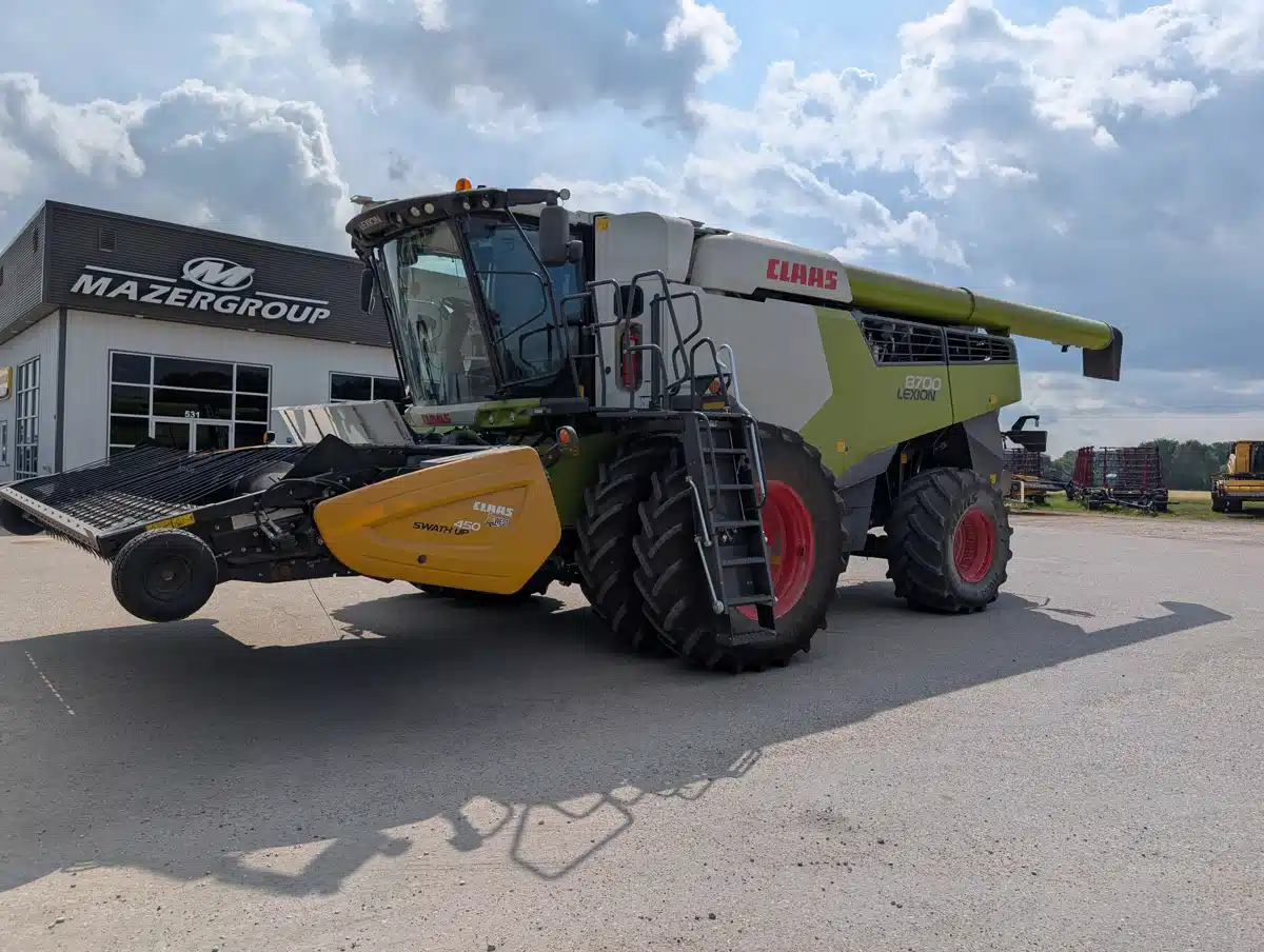 Used 2022 CLAAS LEXION 8700 Combine