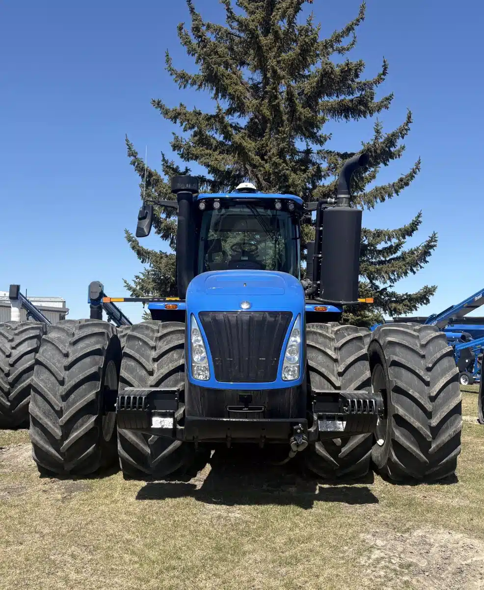 Gallery image 2 for 2024 New Holland T9.520 Tractor