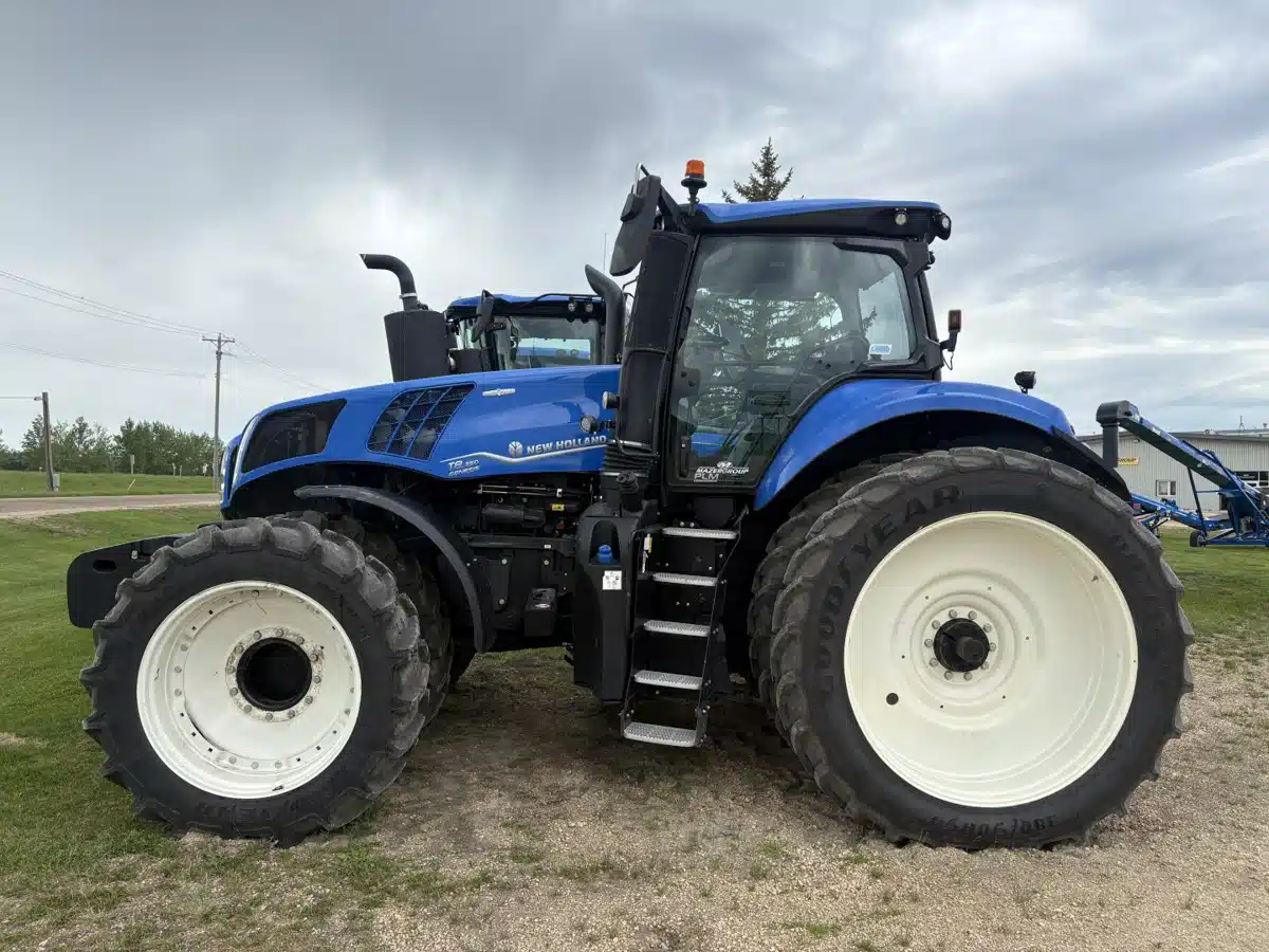 Gallery image 2 for 2023 New Holland T8.350 Tractor