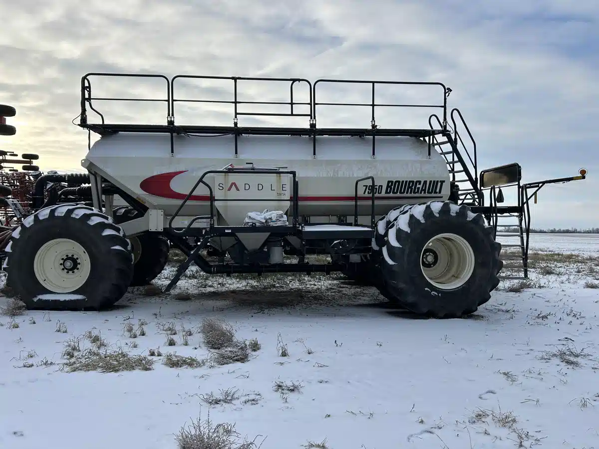 Gallery image 2 for 2015 Bourgault 7950 ASC Air Cart