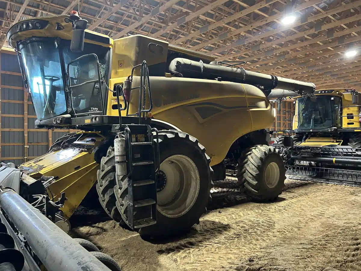 Gallery image 1 for 2024 New Holland CR9.90Z Combine