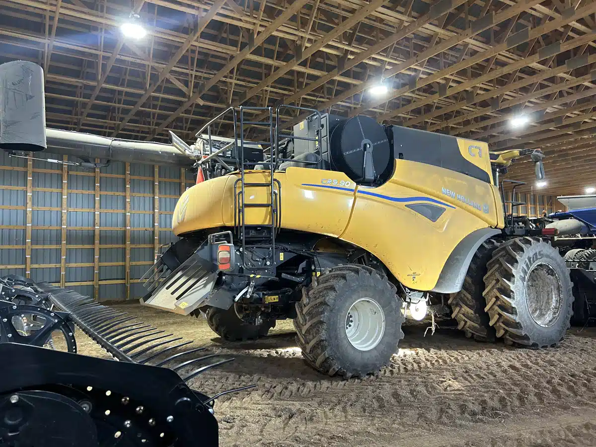 Gallery image 2 for 2024 New Holland CR9.90Z Combine