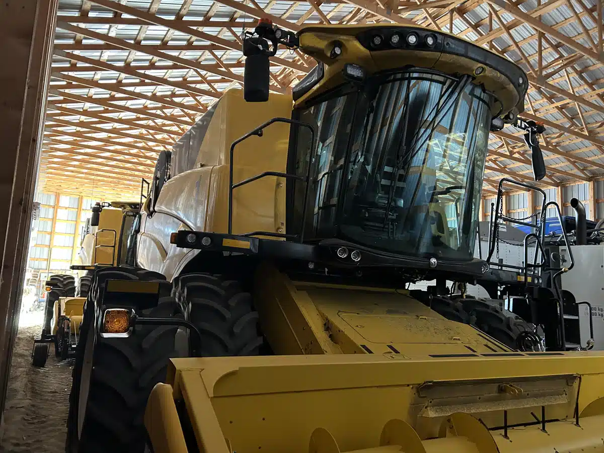 Gallery image 1 for 2021 New Holland CX8.80 Combine