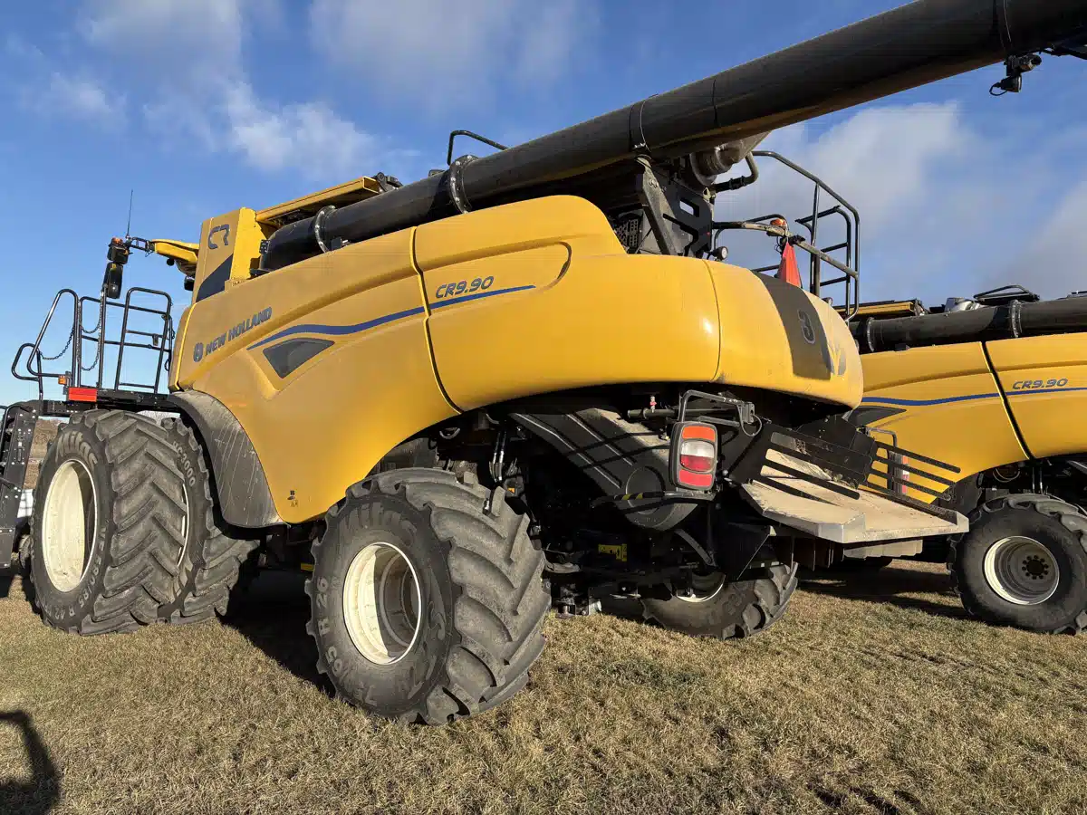 Gallery image 2 for 2024 New Holland CR9.90Z Combine