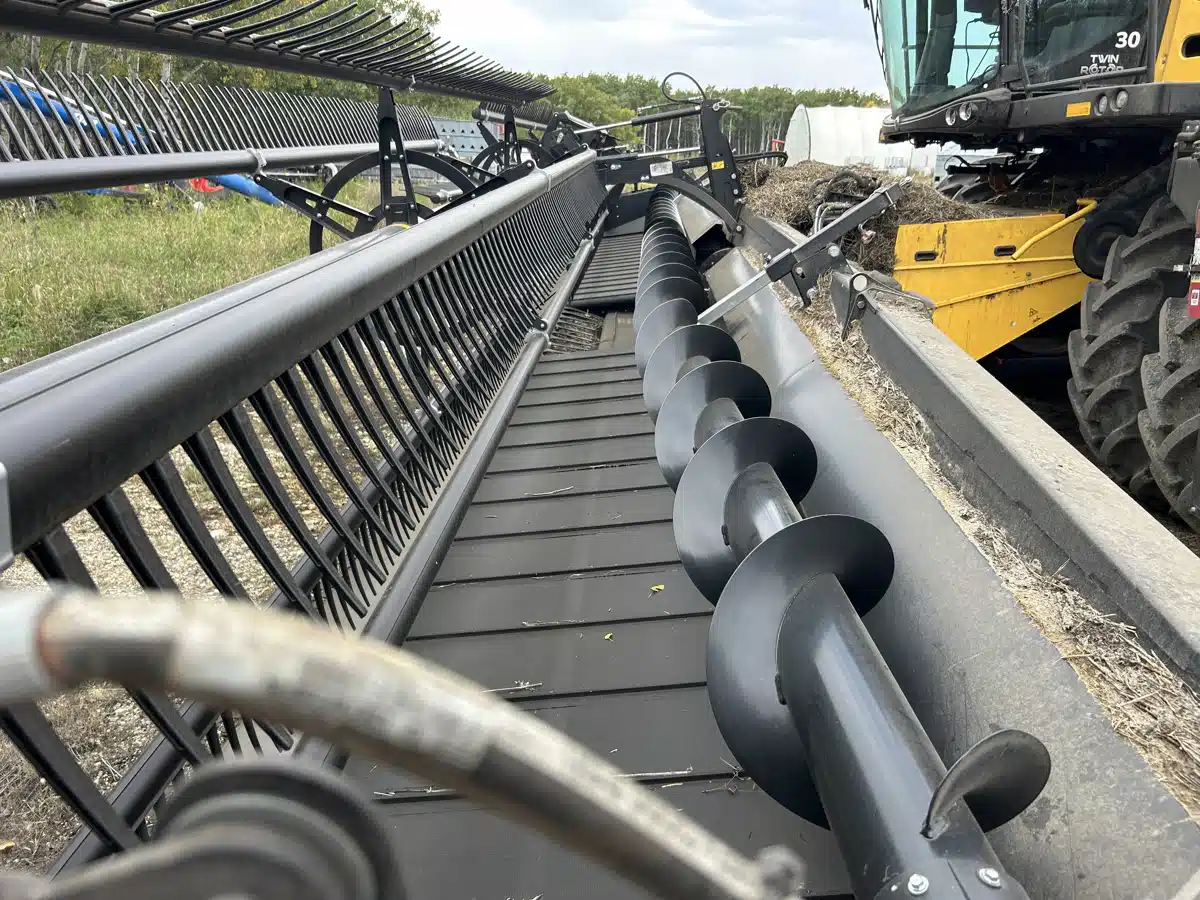 Gallery image 2 for 2024 Honey Bee AFN240 Header - Draper