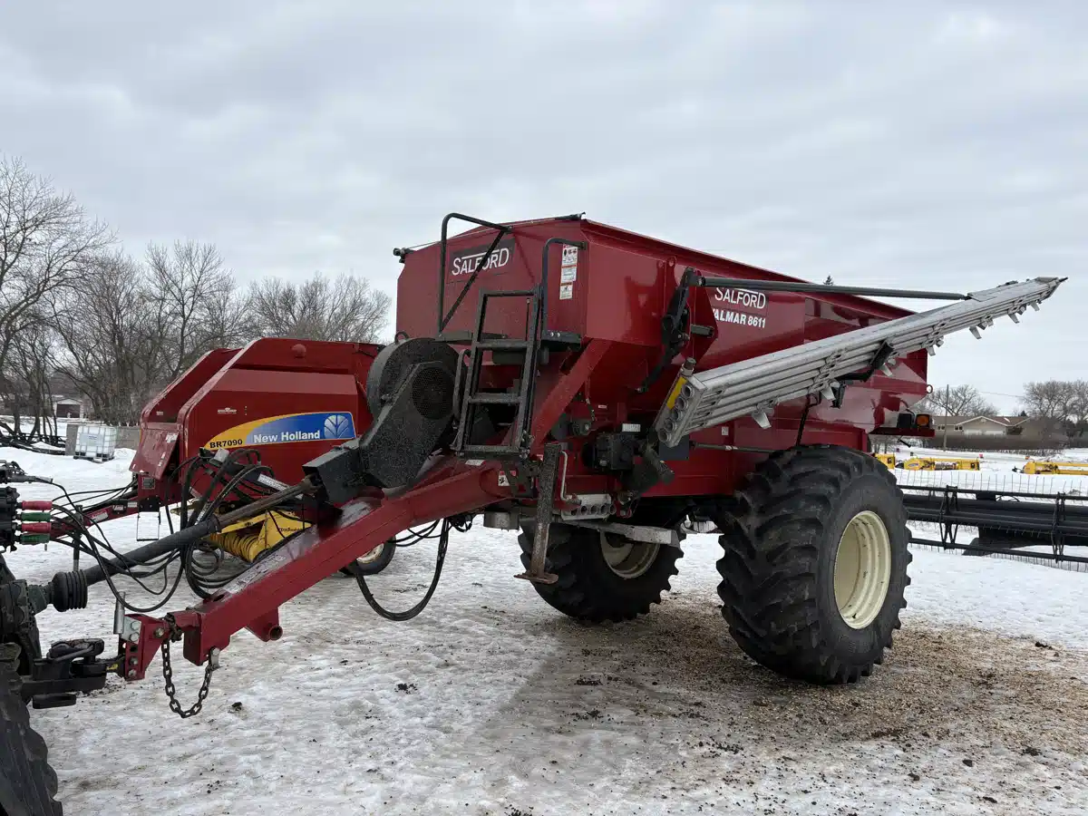 2017 Valmar 8611 Spreader - Fertilizer