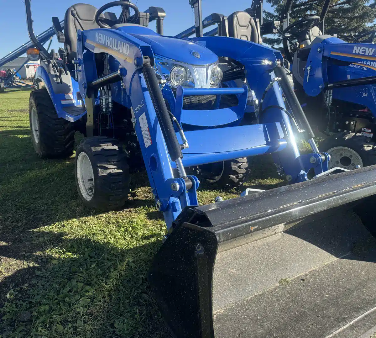 Gallery image 1 for 2025 New Holland WORKMASTER 25S Tractor