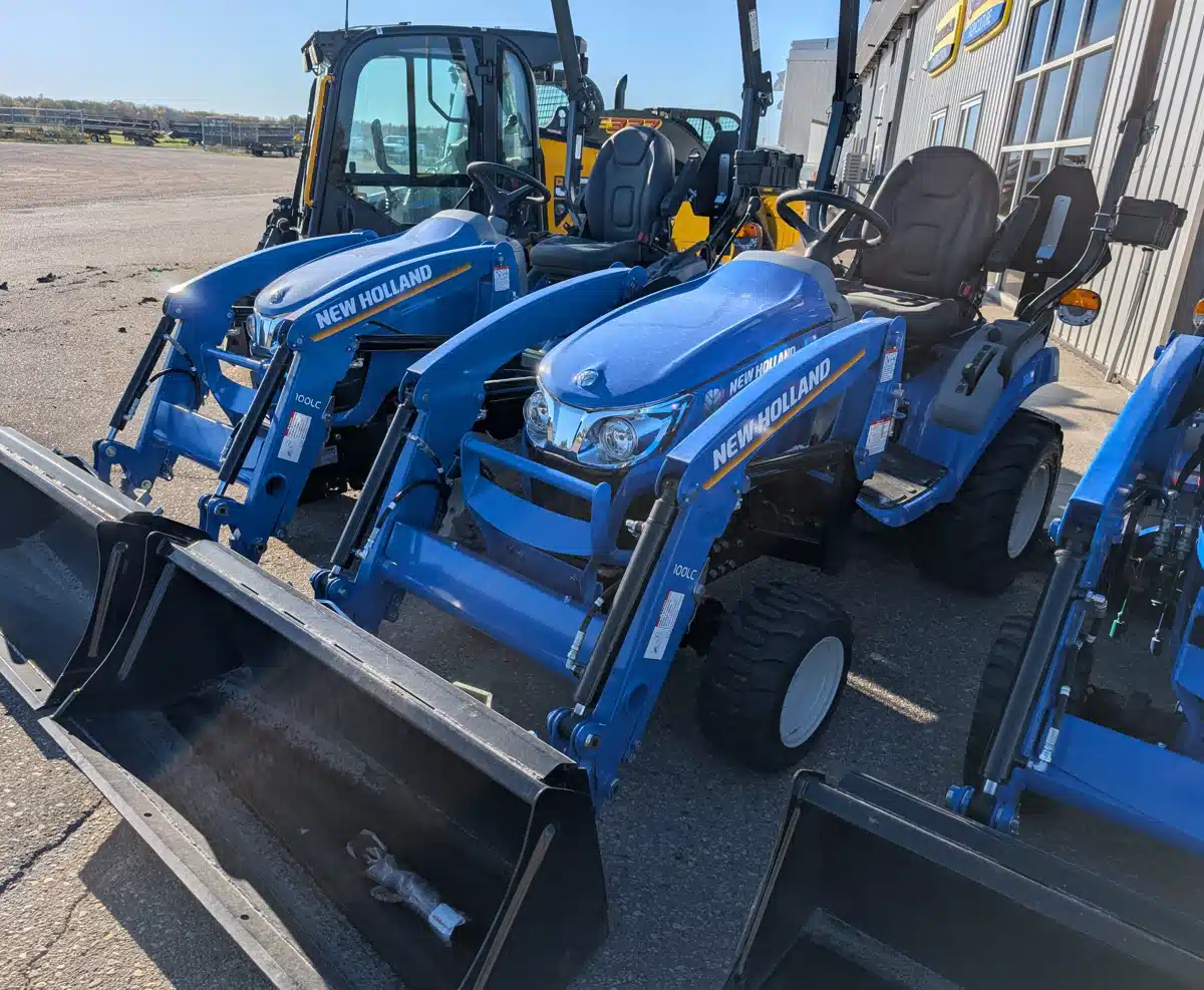 Gallery image 1 for 2025 New Holland WORKMASTER 25S Tractor