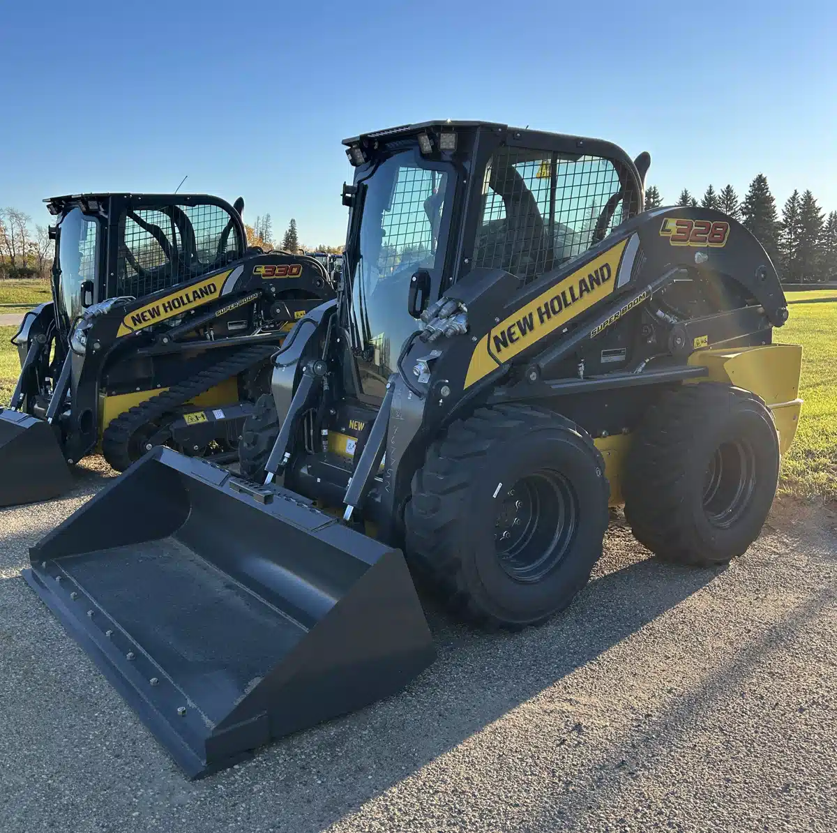 Gallery image 1 for 2025 New Holland L328 Skid Steer
