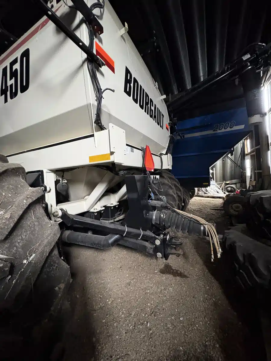 Gallery image 2 for 2014 Bourgault 6450 Air Cart