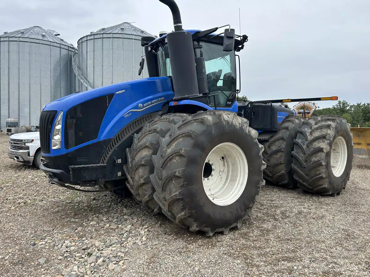 Gallery image 1 for 2024 New Holland T9.615 PLMI Tractor