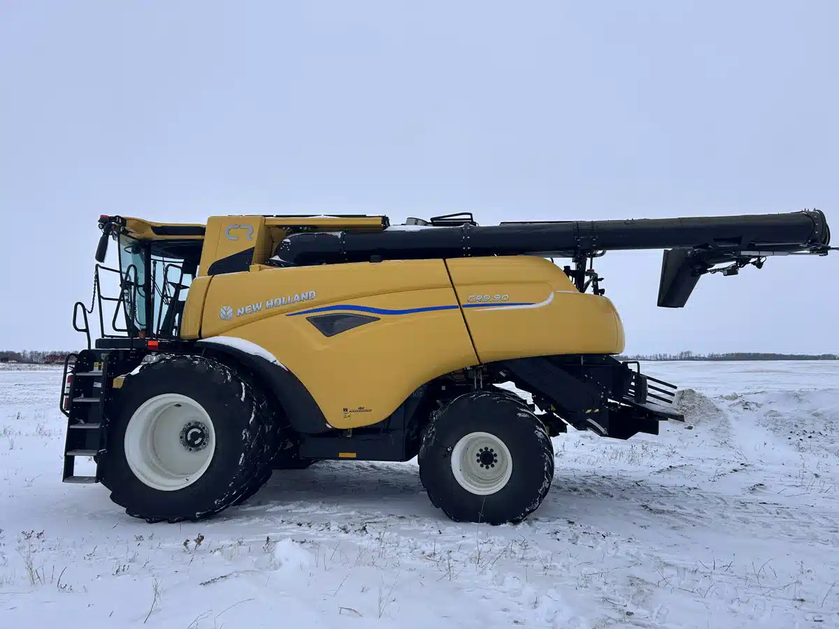 Gallery image 2 for 2024 New Holland CR9.90Z Combine
