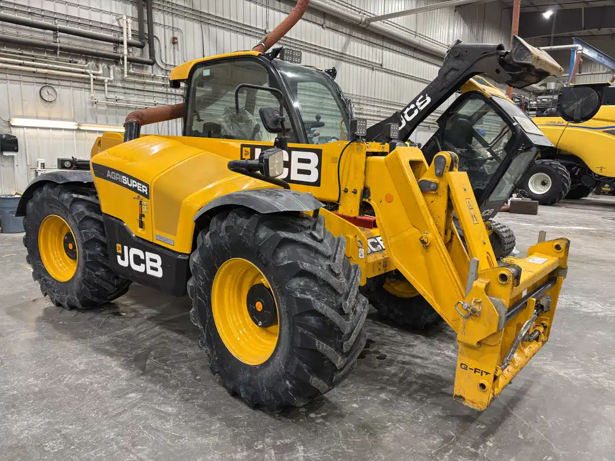 Gallery image 2 for 2024 JC 542-70AG SUP TeleHandler