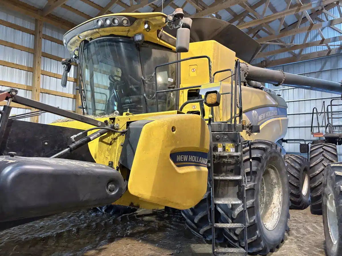 Gallery image 1 for 2020 New Holland CX8.80 Combine