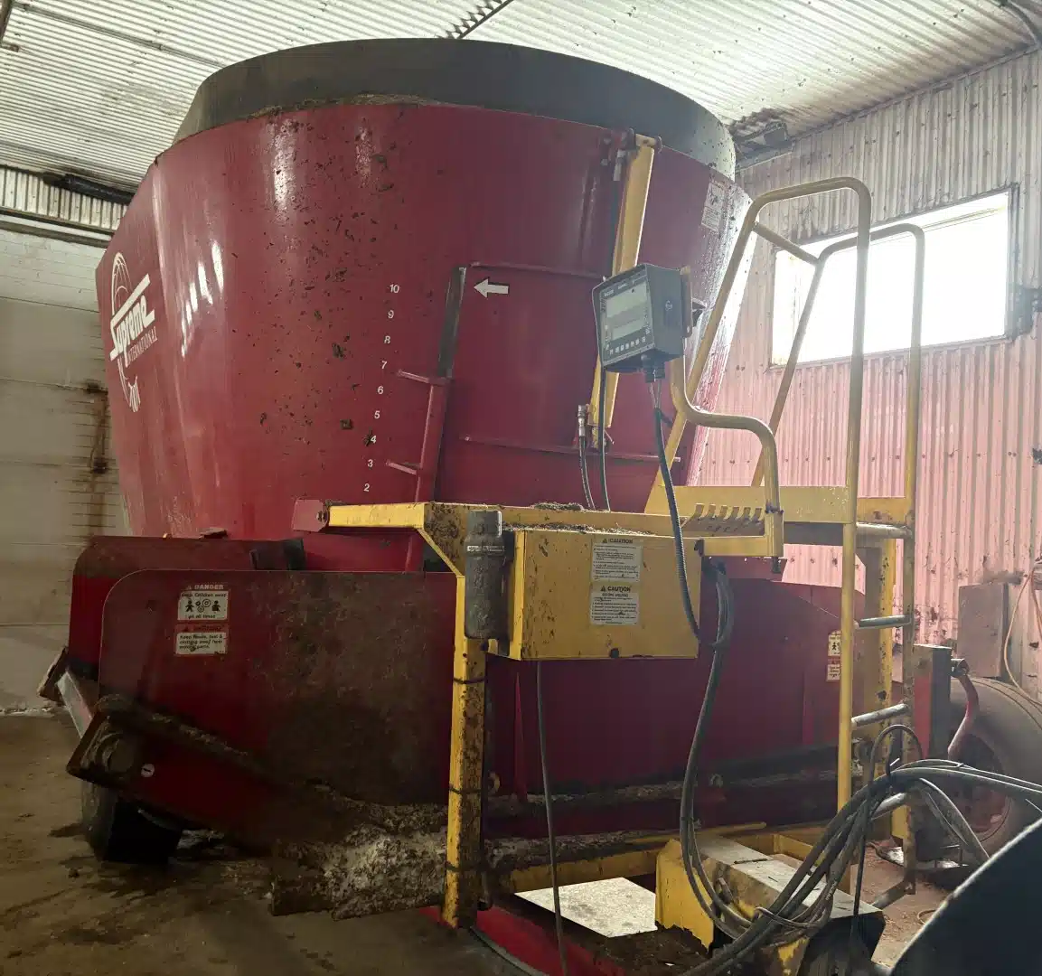 Gallery image 2 for 2020 Supreme 700T TMR Mixer