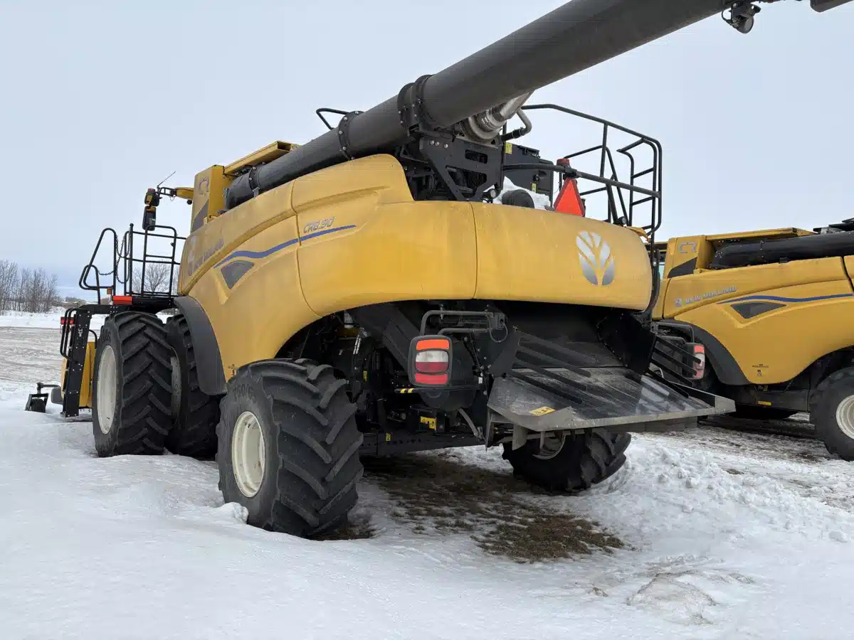 Gallery image 2 for 2025 New Holland CR8.90Z Combine