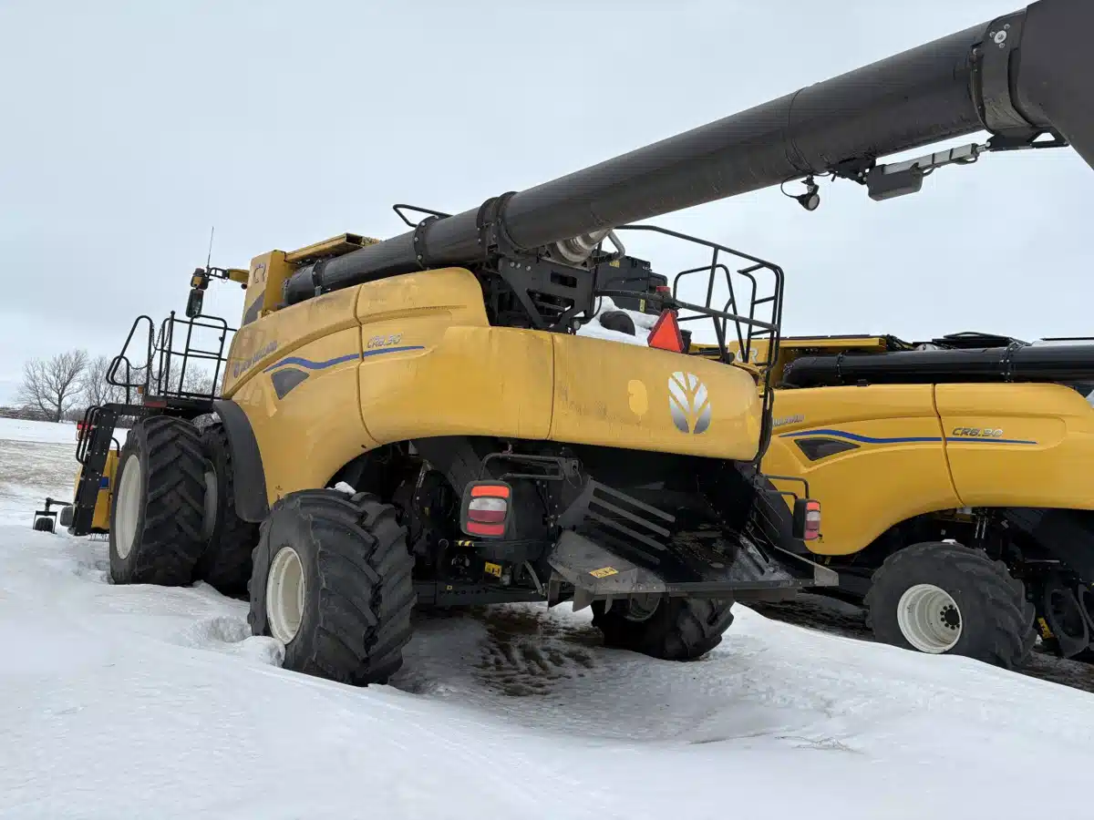 Gallery image 2 for 2024 New Holland CR8.90Z Combine