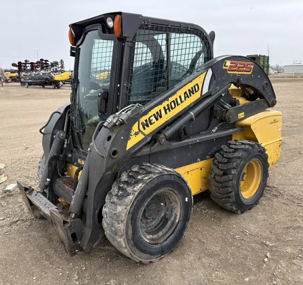 Photo de la Galerie 1 pour 2015 New Holland L225 chargeuse à direction à glissement